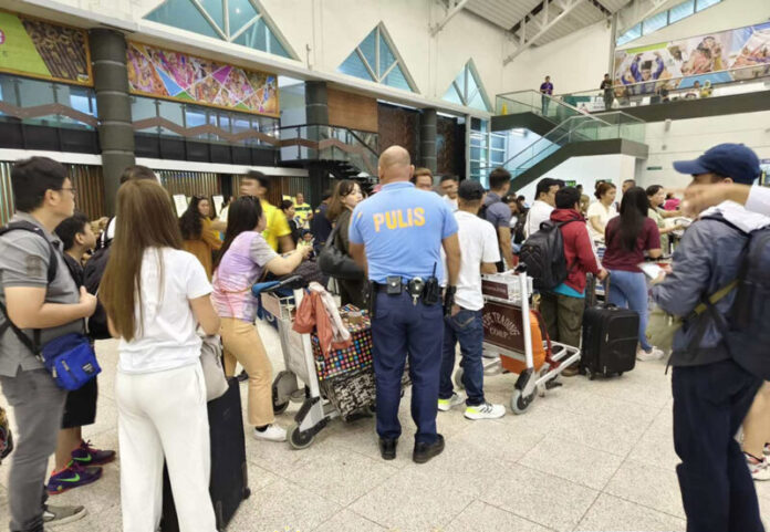 IT outage delays flights, congests airports